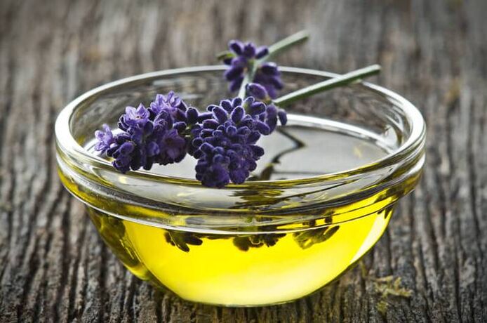 Lavendel æterisk olie vil beskytte ansigtets hudceller mod frie radikaler